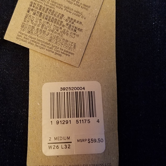 NWT WOMEN'S CLASSIC LEVI'S - Picture 3 of 4